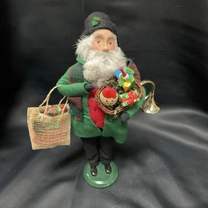 Byers Choice Caroler Nonno Shopper Uomo Regali Giocattoli e Corno 13" circa - Foto 1 di 7