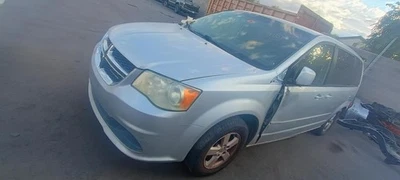 Четырехгалогенный хромированный ободок фары водителя подходит для CARAVAN 11-20 2499326 - Изображение 1 из 4