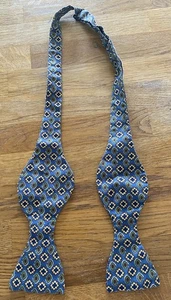 Vintage Aquascutum Classic Design Silk Bow Tie Scarf Cravat Self Tie Navy Green - Picture 1 of 8