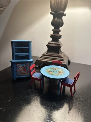 Mesa y 3 sillas vintage azul Hutch Lundby muebles para casa de muñecas Foto 1 de 4