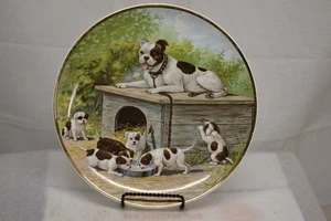 ANTIGUO PLATO DECORATIVO BULLDOG CACHORROS TAYLOR SMITH & TAYLOR AÑOS 1900 9 3/4" DIA. - Imagen 1 de 2