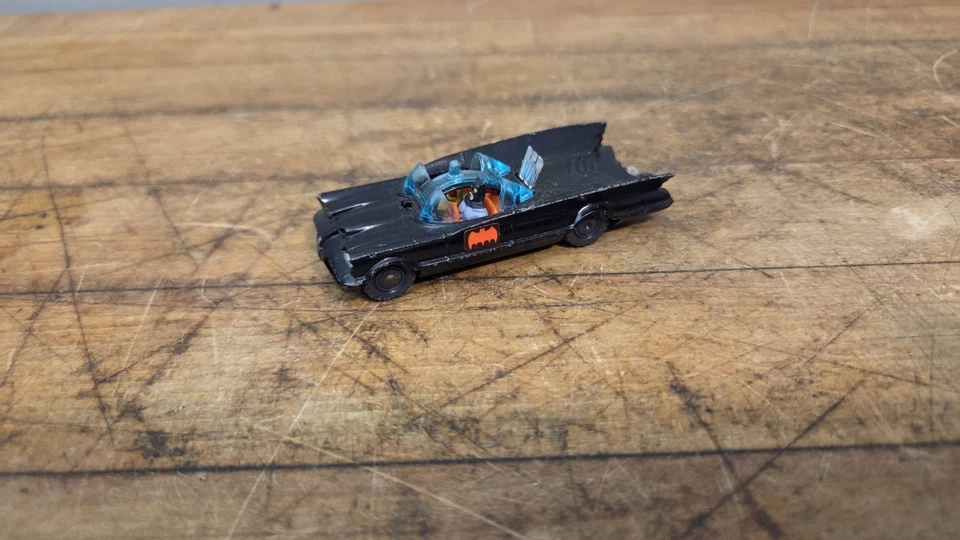 Batimóvil Husky/Corgi con Batman y Robin 1966 Hecho en Gran Bretaña ¡Bonito! Foto 1 de 4