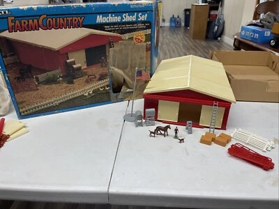 Ertl Farm Country Machine Shed Set Vintage Tractor Bldg Incomplete Read - Image 1 of 4