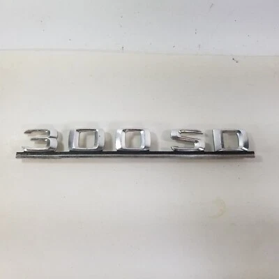 Bonito emblema maletero Mercedes 300SD W116 1978 a 1984 # 1268170715 Foto 1 de 4