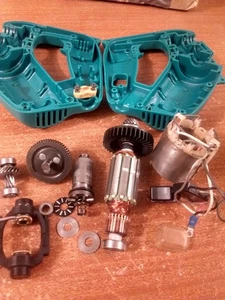 MAKITA 6834 AUTO FEED SCREWDRIVER SCREWGUN 110v SPARES BUNDLE - Picture 1 of 2