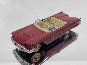 DINKY TOYS 555 FORD THUNDERBIRD CABRIOLET -RED+BEIGE INT. 1:43 rare- GOOD - 147 - Picture 1 of 8