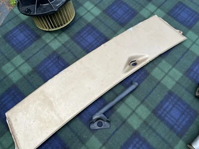 Painel de tampa do motor limpador Mercedes-Benz W123 C123 300CD - Imagem 1 de 4