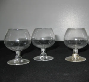 Juego de 3 Mini Vasos de Jerez, 2 1/4" de Alto EXCELENTE ESTADO - Imagen 1 de 2