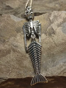 Halskette in Silber Skelett Meerjungfrau voll beweglich schön groß Scull Biker - Picture 1 of 10