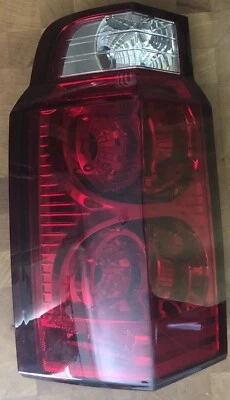 Luz trasera lado del conductor para Jeep Commander 2006-2010 OEM 55396459AH - nueva Foto 1 de 4