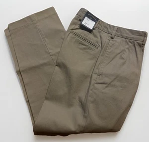 Bills Khakis M1 Original Twill Relaxed Fit Pleated Khakis Pants W31/30 - Picture 1 of 5