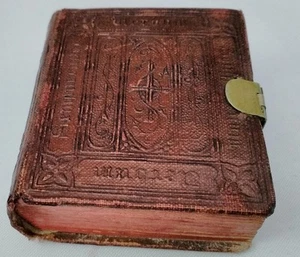 ANTIQUE MINIATURE THUMB BIBLE 1856 - Picture 1 of 8