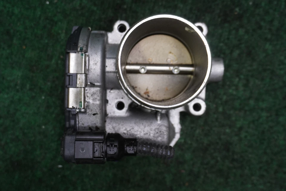 Volkswagen Tiguan 2021 2,0 L carrocería del acelerador OEM 06K133062AN Foto 1 de 4