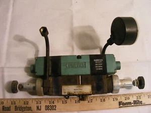 Numatics 082Rc115J W/081SS500K046T30 & 228-837B block w/Gauge 0-160 psi - Picture 1 of 8