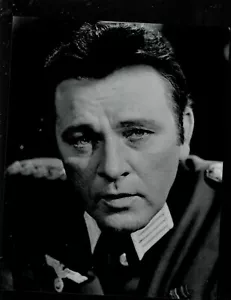 SUPER RARE!! VINTAGE 8X10 HADSOME SEXY RICHARD BURTON PUBLICITY PHOTO!! - Picture 1 of 1