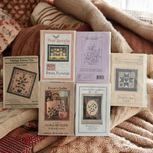 Menge 6 Quilt Muster Blumen Natur Vogel Motiv - Bild 1 von 14