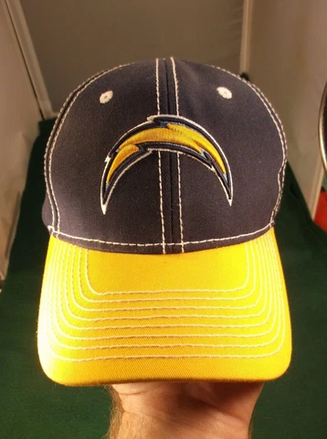 EXCELLENT-TO-NEAR MINT BASEBALL BALL CAP - NFL's SAN DIEGO CHARGERS, NAVY & GOLD Cover