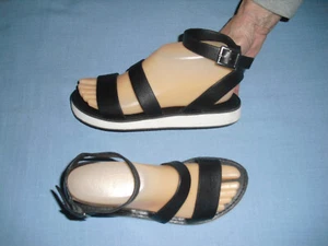 NEW Steve Madden Ankle Strap Leather Sandals Black Size 7 M - Picture 1 of 5