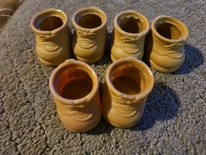 3 Paar Pelzfelle hellbraun Kunststoff Vintage Teddybär kleine Stiefel Schuhe - Bild 1 von 3
