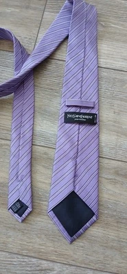 Corbata de seda Yves Saint Laurent Pour Homme púrpura pálido hecha a mano Italia Foto 1 de 4