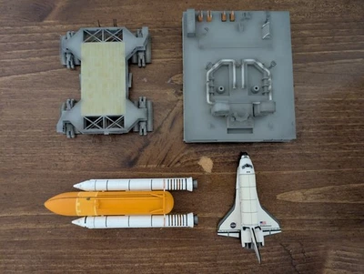 Dragon Space Shuttle «Индевор» с гусеничным транспортером 1/400 56393 - Изображение 1 из 4