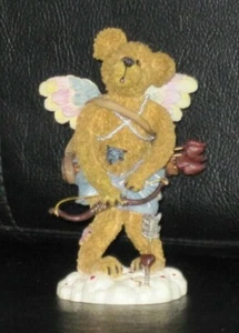 Boyds Bears "Valentino Slipshot...Aim 'Em High" Figurine #82006 - Picture 1 of 4