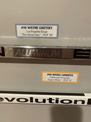 PLACA DE IDENTIFICACIÓN DE HOCKEY SUBLIMADA 4" X 1 1/4" BASE COLOR EQUIPO ¡U ELIGE LA VENTA DEL JUGADOR! Foto 1 de 4