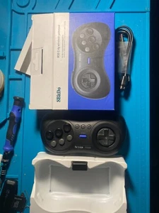 8BitDo M30 2.4G Wireless Gamepad for the Original Sega Genesis - Great condition - Picture 1 of 2