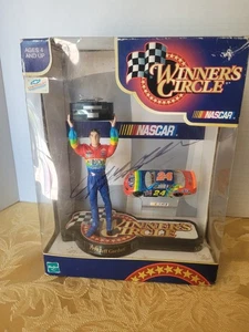*Signed/Autographed - NASCAR Jeff Gordon Winners Circle Figure 1:64 Diecast 1999 - Picture 1 of 7