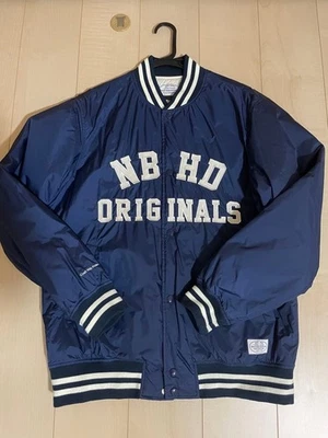 Jaqueta NEIGHBORHOOD Navy Stadium tamanho G usada com manchas internas leves - Imagem 1 de 3