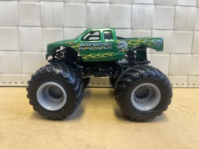 Hot Wheels 1:64 Avenger Monster Truck-Green Truck (version 2) - Image 1 of 4