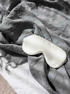 Silk Eye Mask / Sleep Mask - Ivory White (Grade 6A, 25 momme 100% Mulberry silk) - Picture 1 of 7