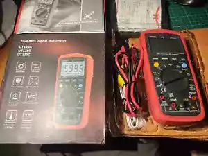 UNI-T UT139C True RMS Digital Multimeter Ammeter Auto/Manual Range Data Hold - Picture 1 of 4