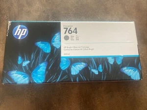 Original HP 764 C1Q18A Tintenpatrone Grau 2020 NEU Offener Karton - Ablaufdatum Mai 2024 - Bild 1 von 8