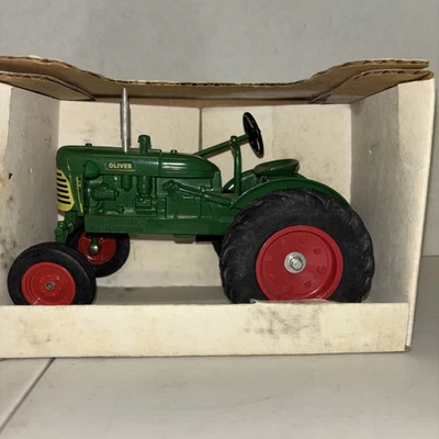 1/16 SpecCast Oliver Super 44 宽前拖拉机 — 第 1/4 张图片