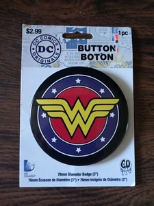 CD Visionary DC Comics WONDER WOMAN 3" Button - NWT - Picture 1 of 6