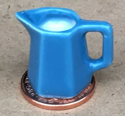 Maison de Poupées Céramique Cruche Lait Fait Main 6 Face Turquoise 1:12 Échelle - Photo 1/4