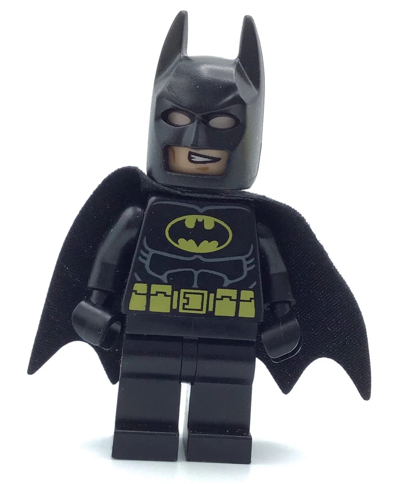 LEGO BATMAN MINIFIGURE SUPER HERO AUTHENTIC FIGURE YELLOW BELT BLACK SUIT - Image 1 of 1