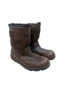UGG Wrangell Herren Stiefel Gr. 9 braun Lammfell Schlupfstiefel warm Vibram Sohle - Bild 1 von 5