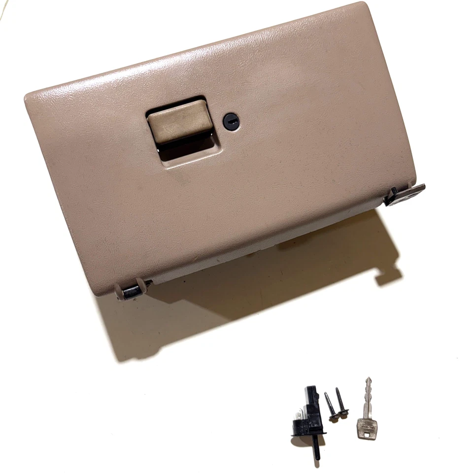 1989-1994 Ford Ranger (Explorer) glove box w/key (beige) Mazda B-Series - Image 1 of 4