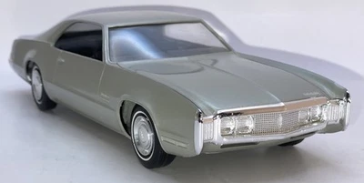 Jo-Han 1970 Oldsmobile Toronado Promo 1/25 Platinum Metallic XLNT-NM+ Beautiful! - Image 1 of 4