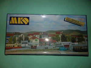 MKD maquette à monter la gare et son environnement 599 NEUF (n°1) - Picture 1 of 3