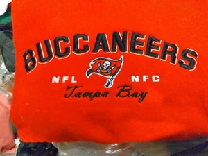 Tampa Bay Buccaneers Mens L Shirt Red Embroidered Sweatshirt NEW - Picture 1 of 5