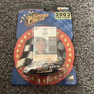 NASCAR 2002 Winners Circle 15900 Dale Jarrett #88 Pit Pass Preview 1:64   - Imagem 1 de 4