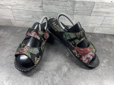 Sandalias La Plume Slides para mujer 7,5 M Jen negras rojas gamuza correa sin cordones hebilla Foto 1 de 4