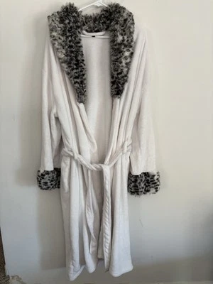Adrienne Landau Long Faux Fur And White Robe Size 2X/3X NWOT - Image 1 of 3