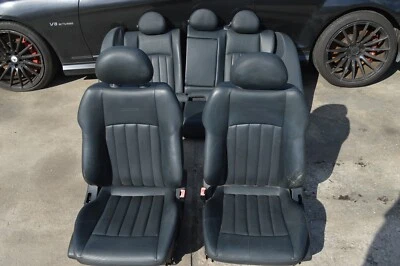 2003 W203 MERCEDES C32 AMG SPORT CONJUNTO DE BANCOS DIANTEIROS E TRASEIROS ASSENTOS DE COURO PRETO #2 - Imagem 1 de 4