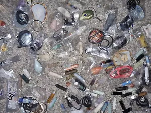 100 piezas COLGANTES de piedras preciosas mercancía A y B colorido mezclado lote especial - Imagen 1 de 3