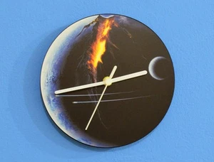Fantasy Planet - Wanduhr - Bild 1 von 3