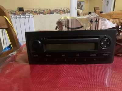 AUTORADIO LETTORE CD RADIO ORIGINALE FIAT GRANDE PUNTO - Immagine 1 di 4